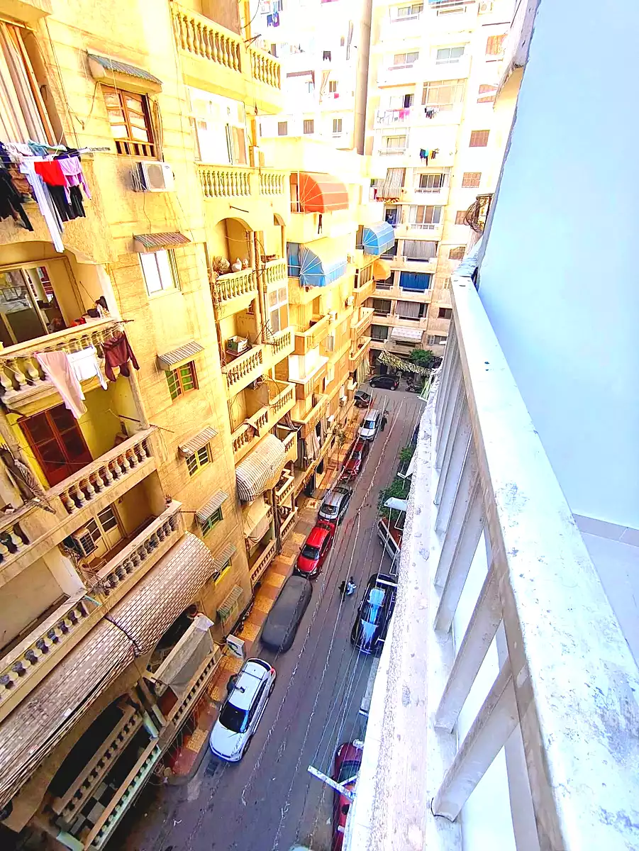 https://aqarmap.com.eg/en/listing/6923910-for-sale-alexandria-el-asafra-l-sfr-bhry
