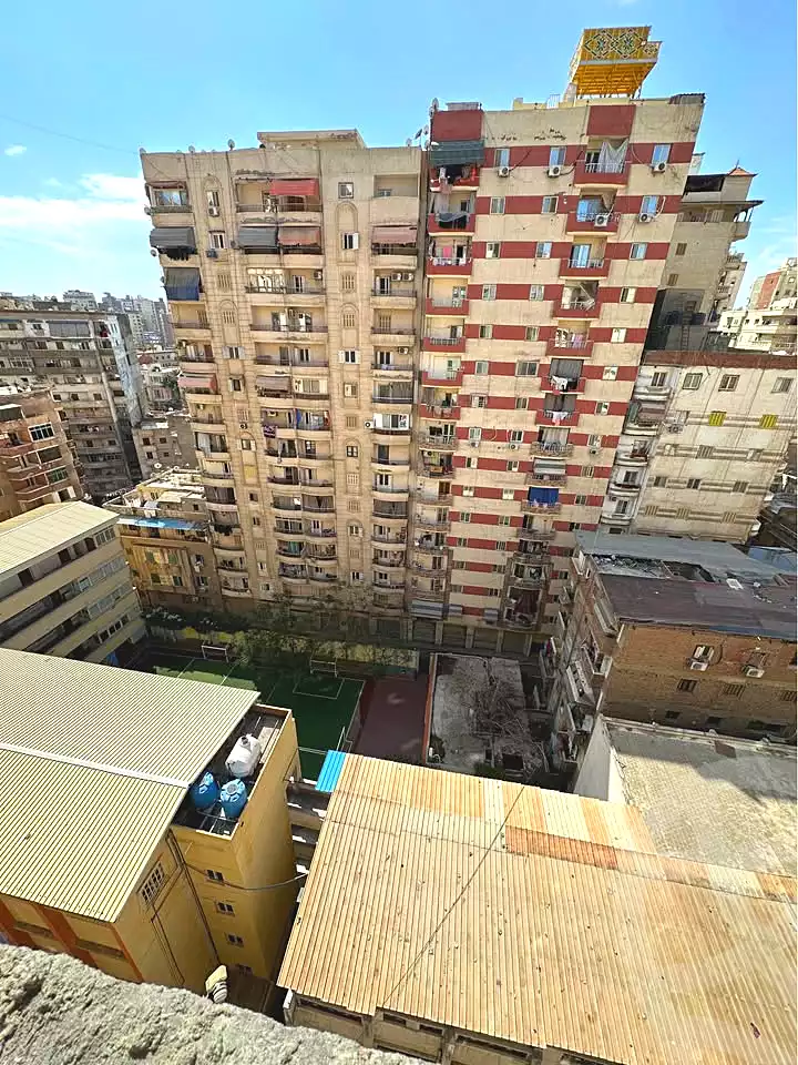 https://aqarmap.com.eg/ar/listing/6924086-for-sale-alexandria-moharram-bey-saleh-al-hedini-st