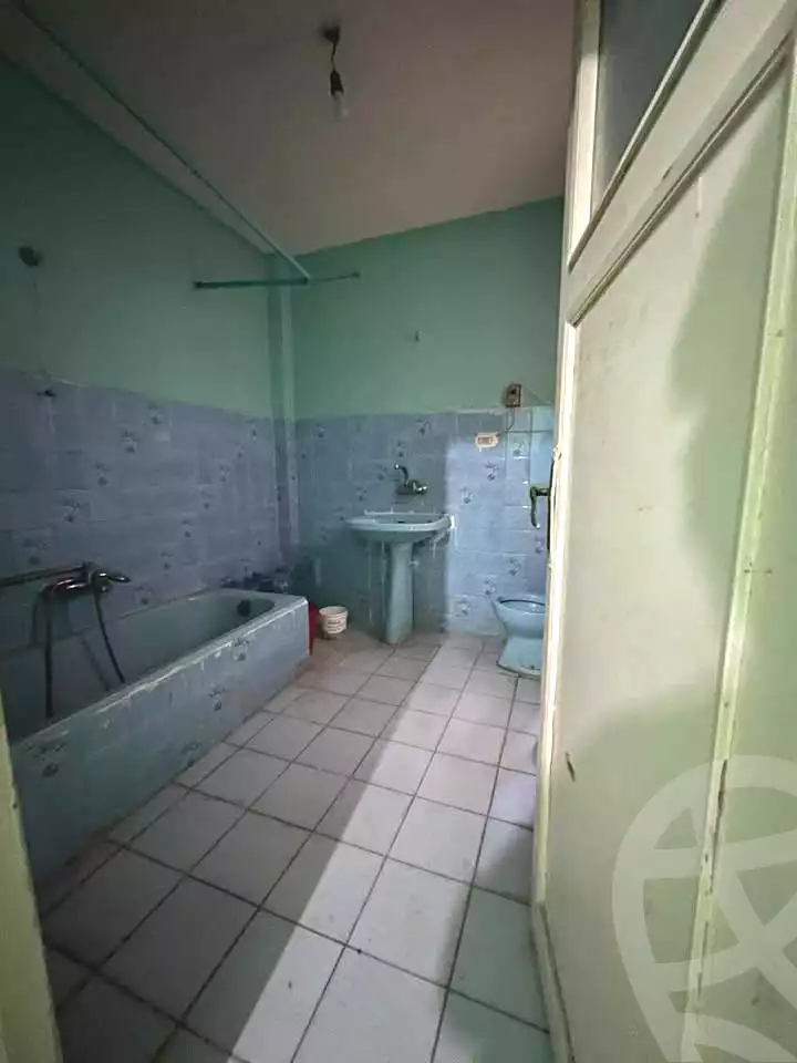 https://aqarmap.com.eg/ar/listing/6927240-for-rent-alexandria-ganaklis