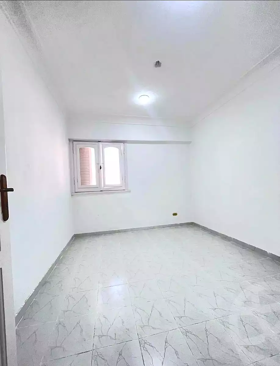 https://aqarmap.com.eg/ar/listing/6928355-for-sale-alexandria-al-agamy-shataa-el-nakheel