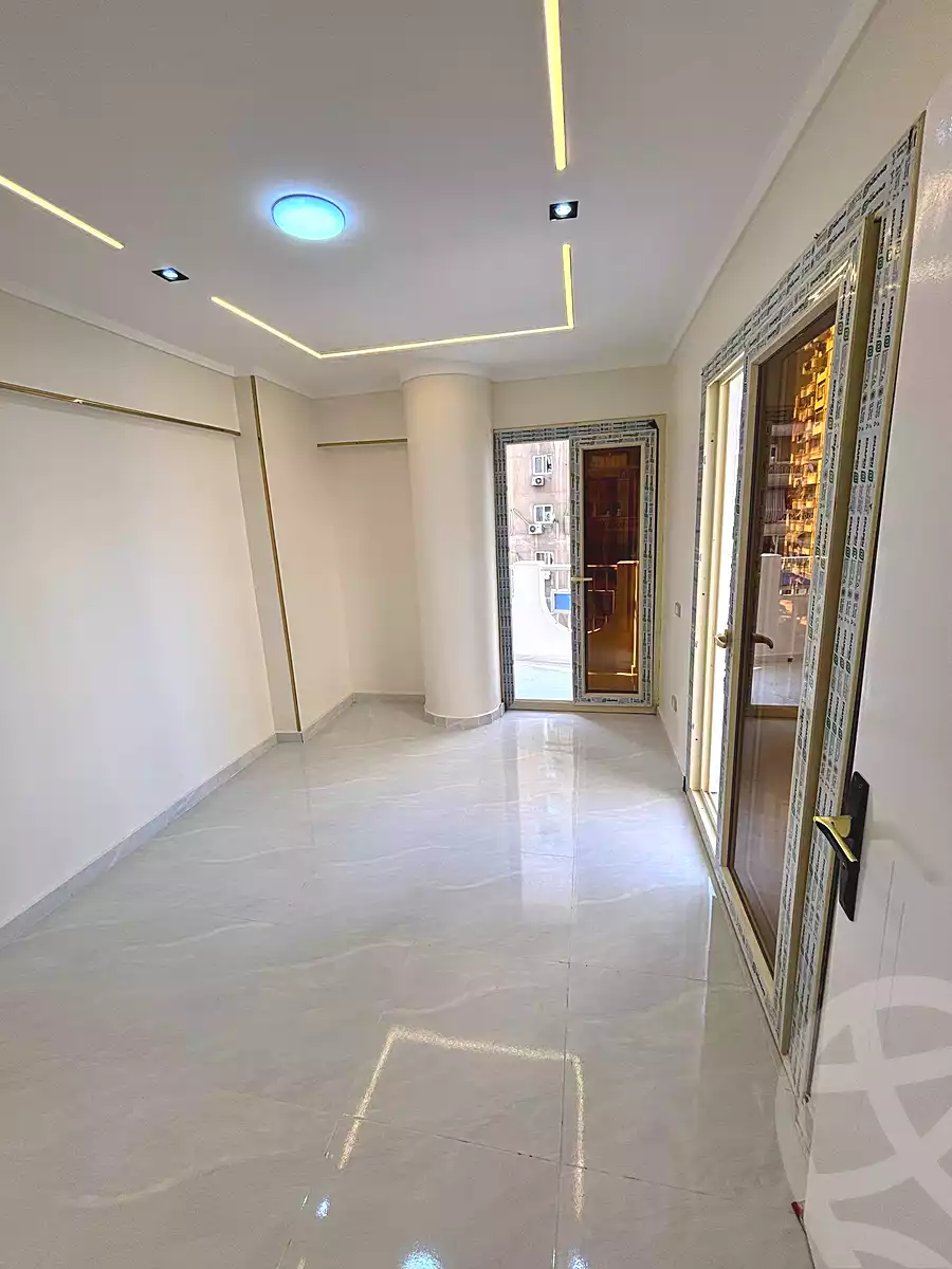 https://aqarmap.com.eg/ar/listing/6930686-for-sale-alexandria-sydy-bshr-sydy-bshr-bhry-shr-mhmwd-l-yswy