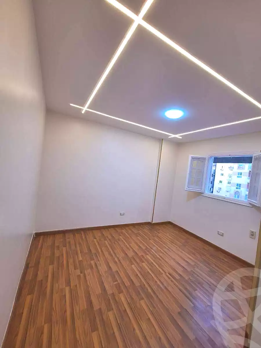 https://aqarmap.com.eg/ar/listing/6933700-for-sale-alexandria-sydy-bshr-sydy-bshr-bhry-shr-mhmwd-l-yswy
