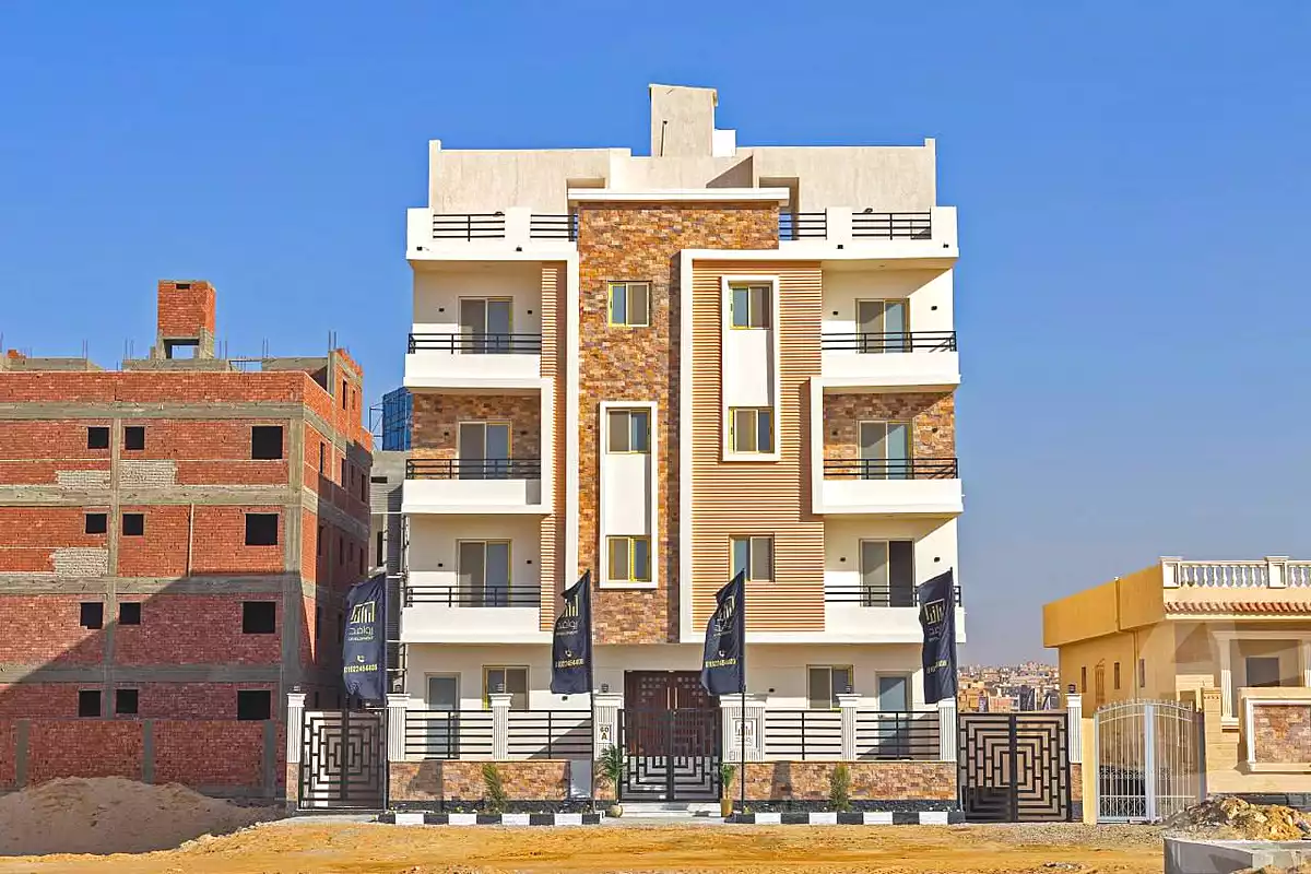 https://aqarmap.com.eg/ar/listing/6934399-for-sale-cairo-new-cairo-bait-el-watan-south-suez-road-el-hay-el-takmely