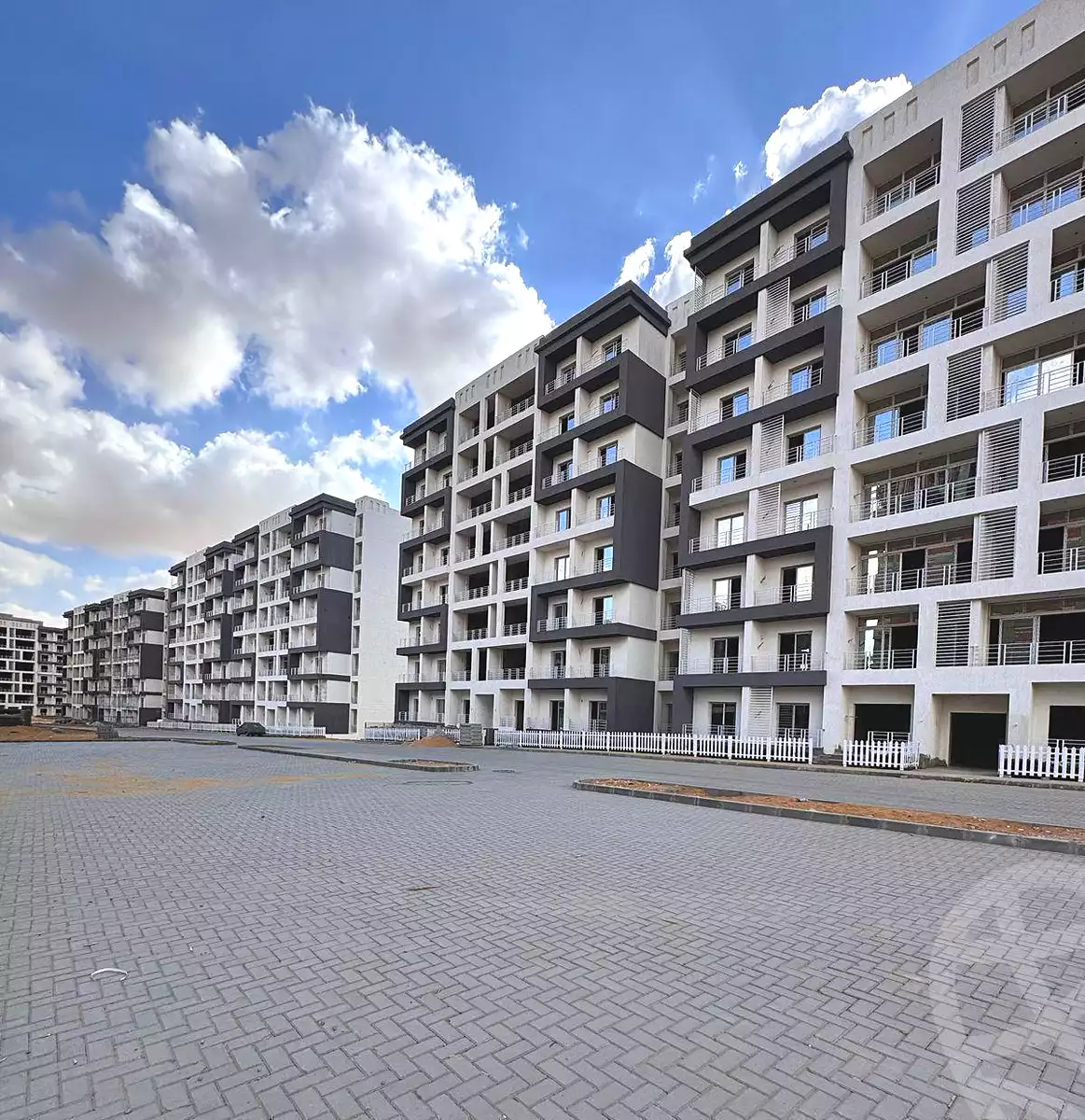 https://aqarmap.com.eg/en/listing/6934638-for-sale-cairo-new-administrative-capital-r7-kmbwnd-stw
