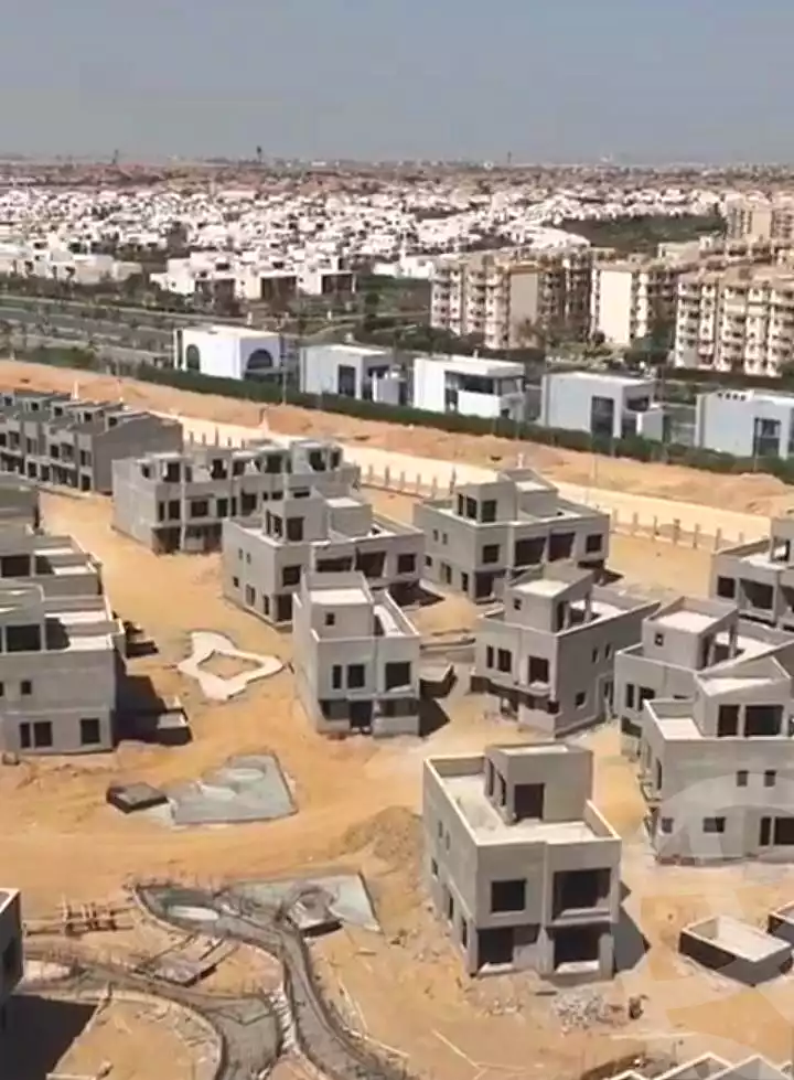 https://aqarmap.com.eg/ar/listing/6934924-for-sale-cairo-new-cairo-lmstqbl-syty-compounds-rosail-city-compound-khaled-sabry-holding