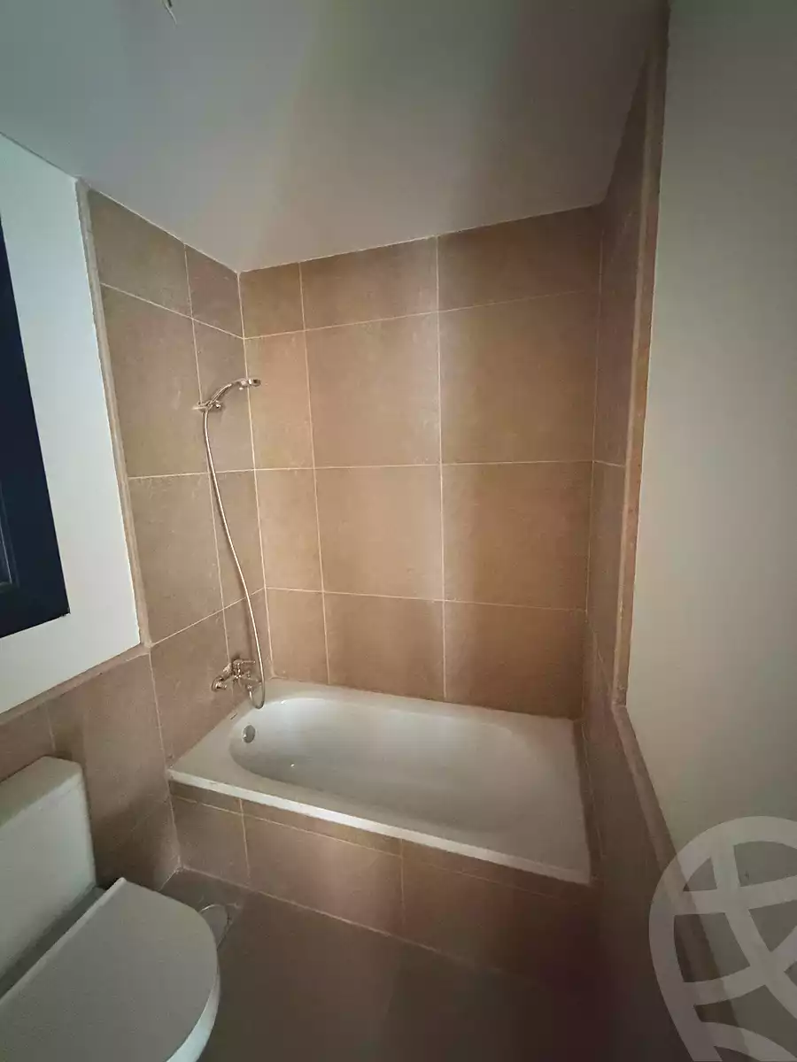 https://aqarmap.com.eg/ar/listing/6931733-for-sale-cairo-el-shorouk-compounds-al-burouj-compound-imkan