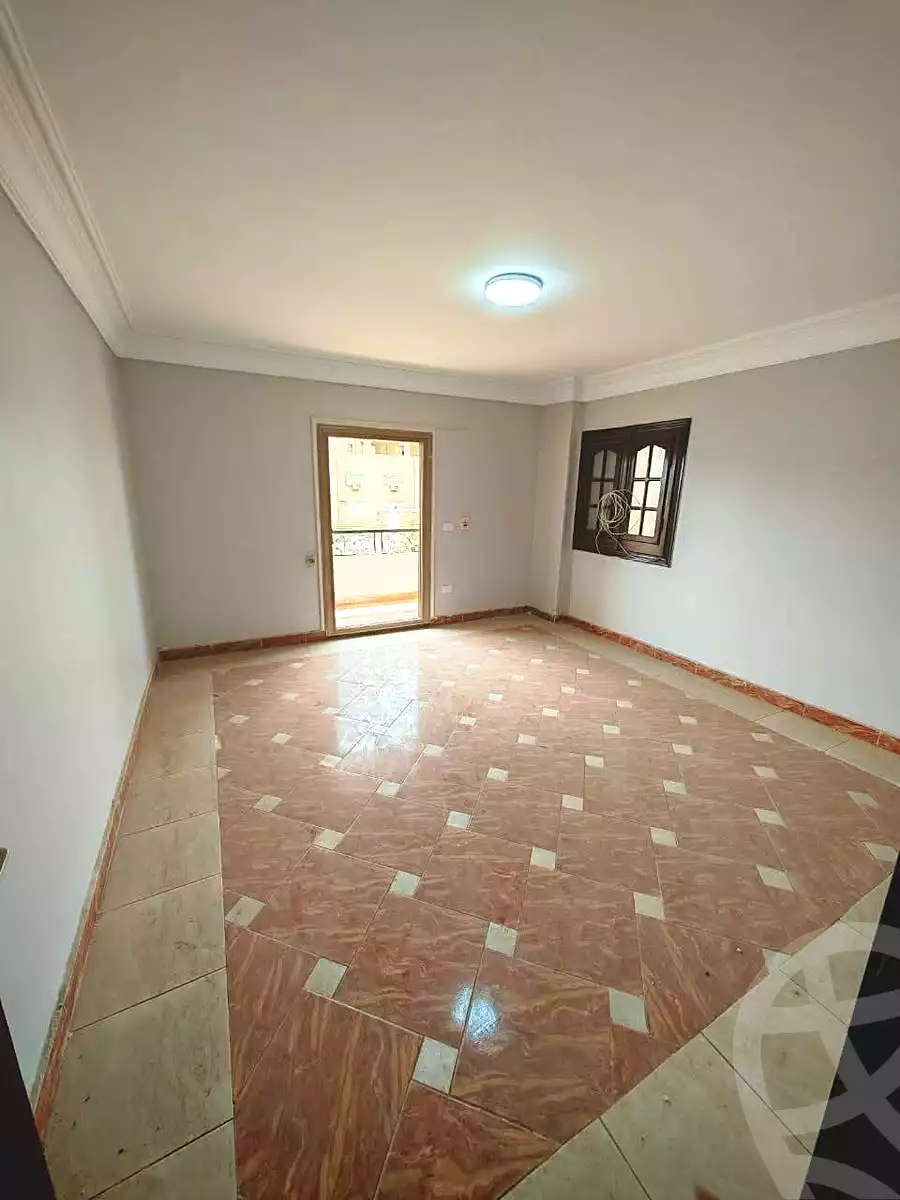 https://aqarmap.com.eg/ar/listing/6938773-for-sale-cairo-helwan-ahmed-enci-st
