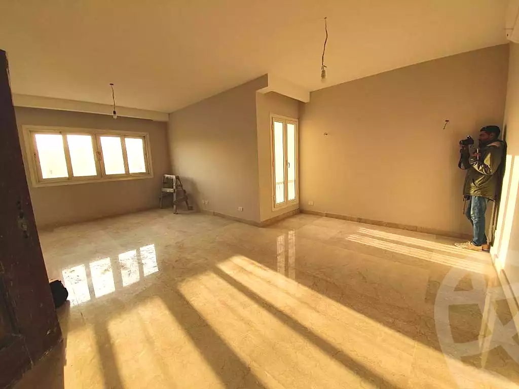 https://aqarmap.com.eg/en/listing/6943355-for-sale-cairo-new-cairo-compounds-mountain-view-hyde-park