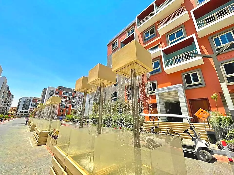 https://aqarmap.com.eg/ar/listing/6946683-for-sale-cairo-new-cairo-compounds-mwrd-fq-llttwyr