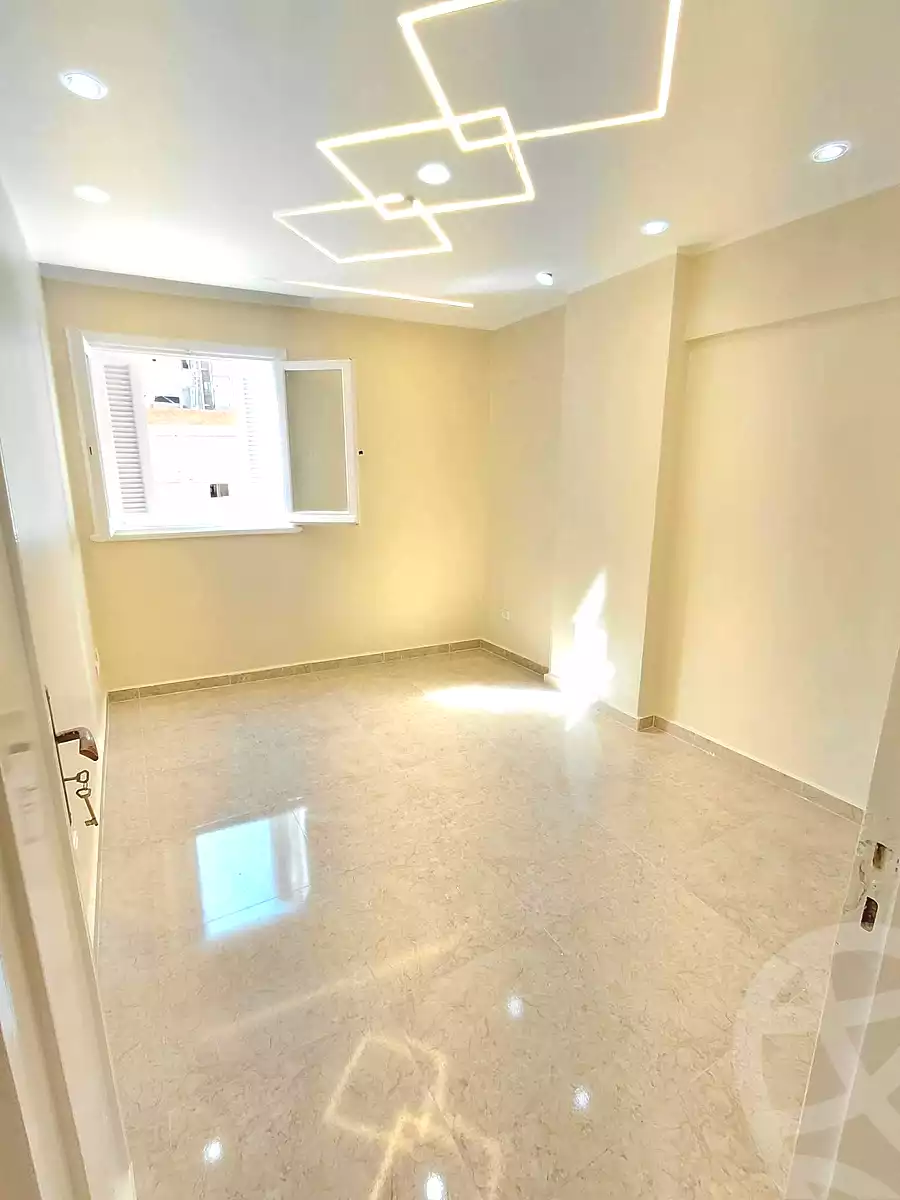 https://aqarmap.com.eg/ar/listing/6946786-for-sale-alexandria-miami-el-sebaey-st