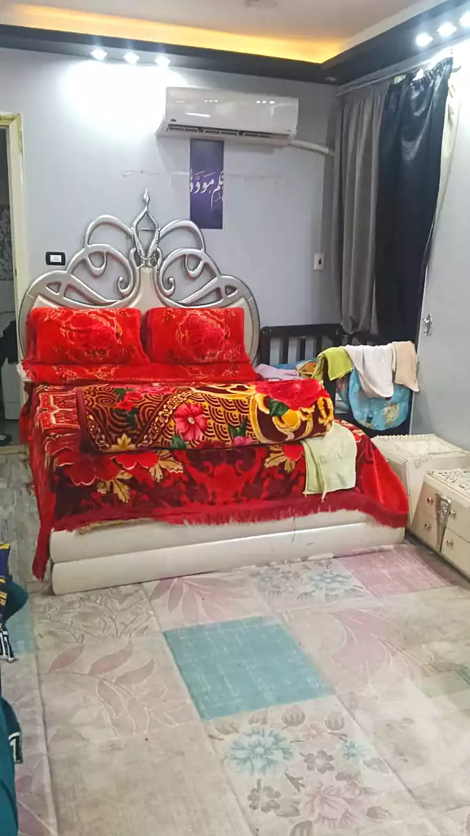 https://aqarmap.com.eg/ar/listing/6947138-for-sale-cairo-helwan-ahmed-enci-st