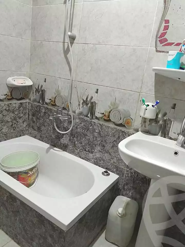 https://aqarmap.com.eg/ar/listing/6948083-for-sale-alexandria-al-agamy-lbytsh