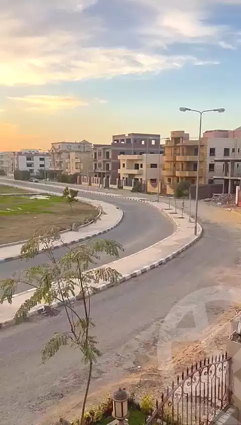 https://aqarmap.com.eg/ar/listing/6948677-for-sale-cairo-el-shorouk-lmntq-lwl-neighbourhood-1