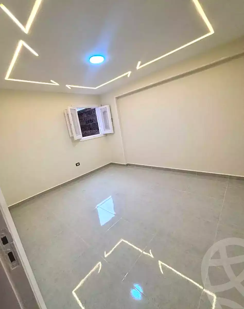 https://aqarmap.com.eg/ar/listing/6949286-for-sale-alexandria-sydy-bshr-sydy-bshr-bhry-amr-el-nogomy-st