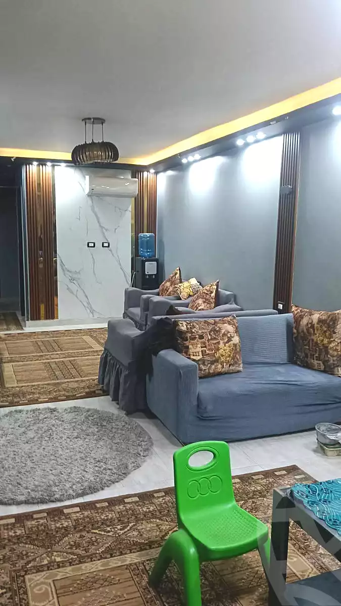 https://aqarmap.com.eg/ar/listing/6950317-for-sale-cairo-helwan-ahmed-enci-st