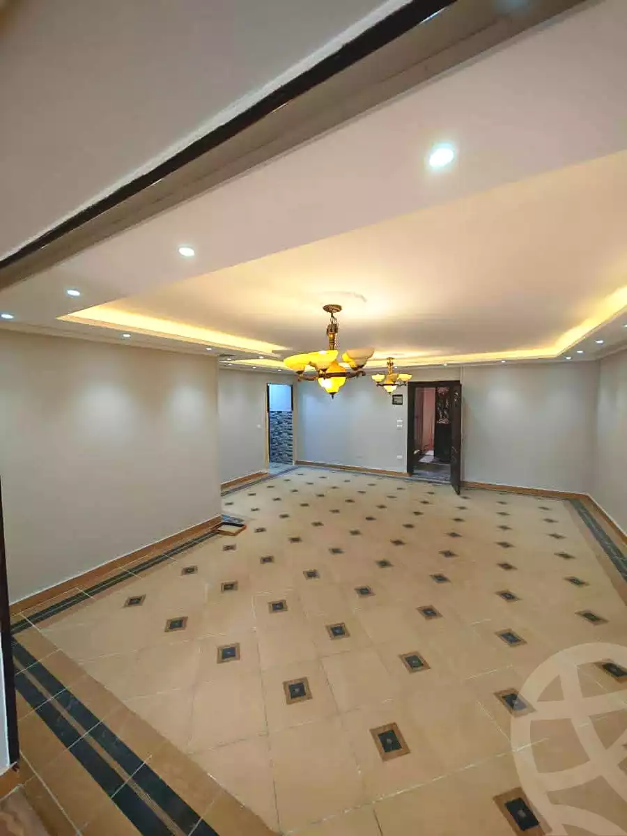 https://aqarmap.com.eg/ar/listing/6950452-for-sale-cairo-helwan-ahmed-enci-st
