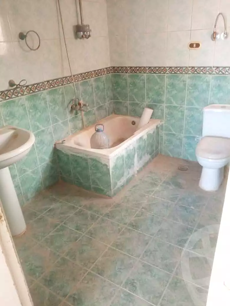 https://aqarmap.com.eg/ar/listing/6950646-for-rent-alexandria-al-agamy-el-hanouvel-el-kholafaa-el-rashdeen-st