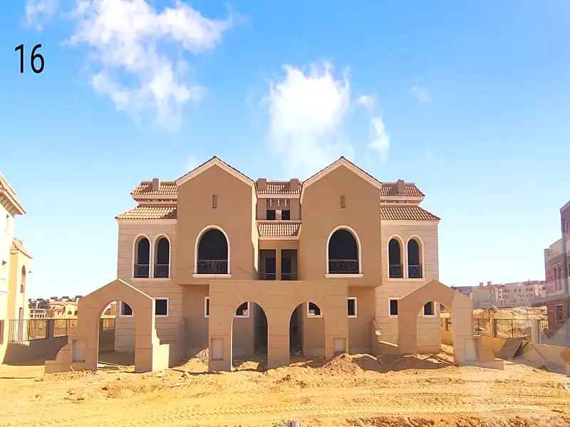 https://aqarmap.com.eg/ar/listing/6951880-for-sale-cairo-el-shorouk-compounds-yfy-ryzydns