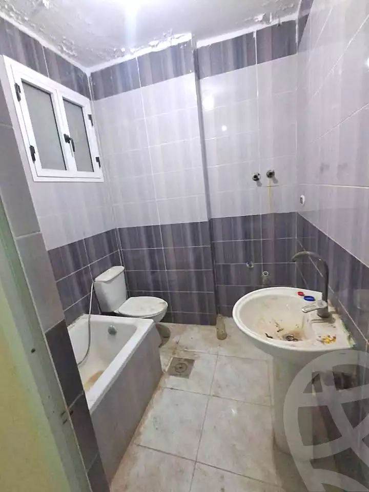 https://aqarmap.com.eg/ar/listing/6951960-for-sale-alexandria-al-agamy-lbytsh-el-hanafeya-st