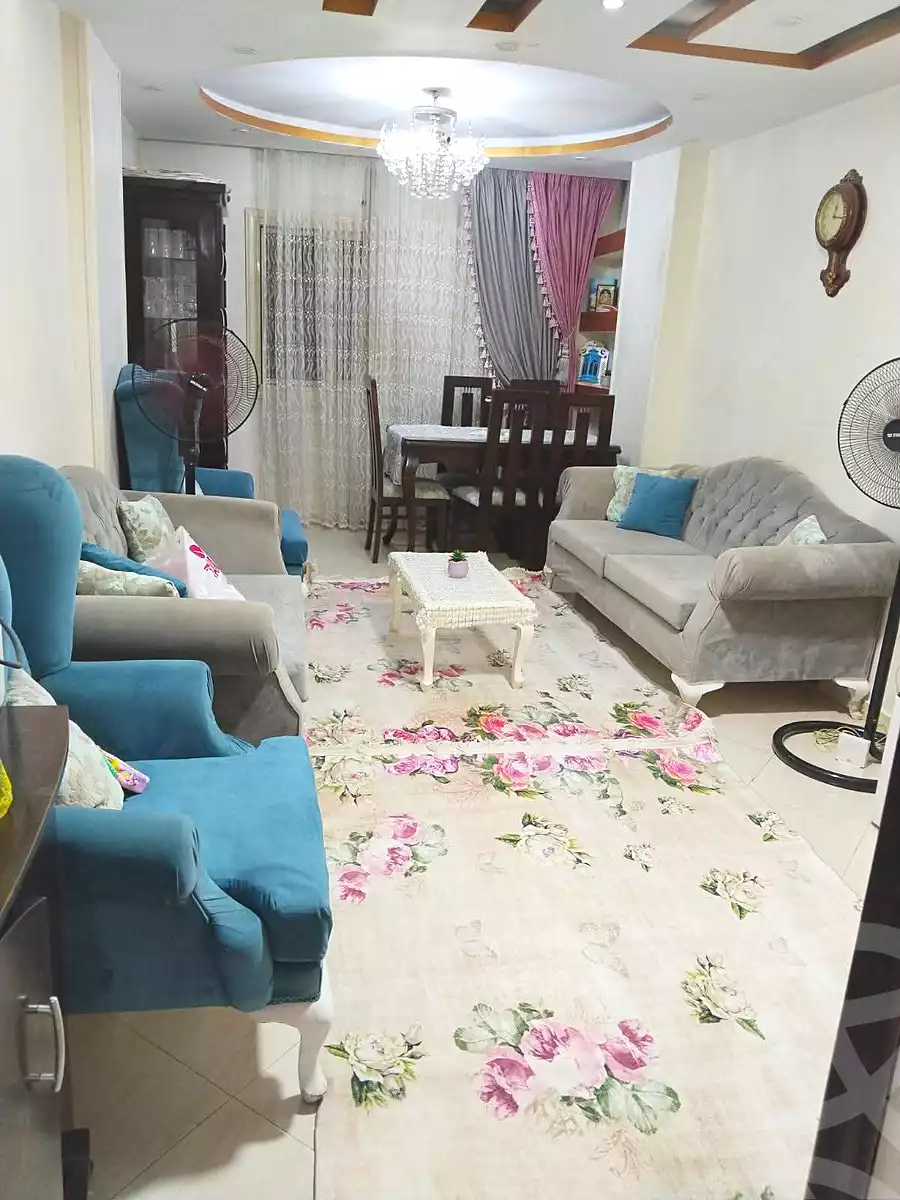 https://aqarmap.com.eg/ar/listing/6952250-for-sale-cairo-helwan-el-shareaa-el-sharby-st