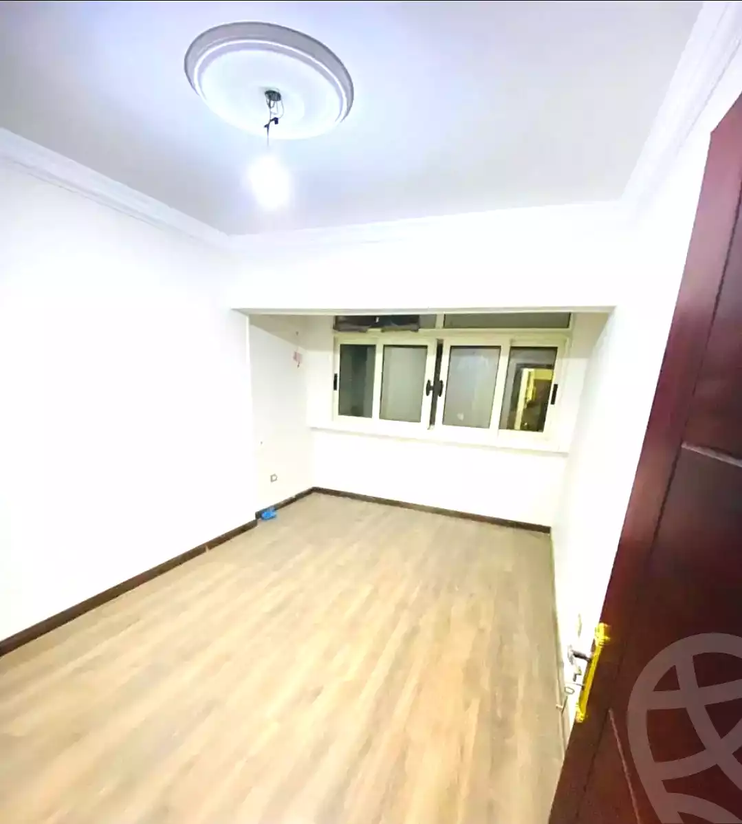 https://aqarmap.com.eg/ar/listing/6953626-for-sale-alexandria-el-mandara-alex-el-mandara-bahri-sidi-kamal-st
