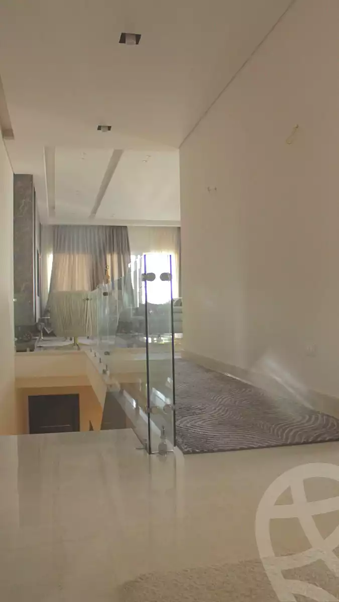 https://aqarmap.com.eg/en/listing/6955238-for-sale-cairo-new-cairo-compounds-hyde-park-business-district