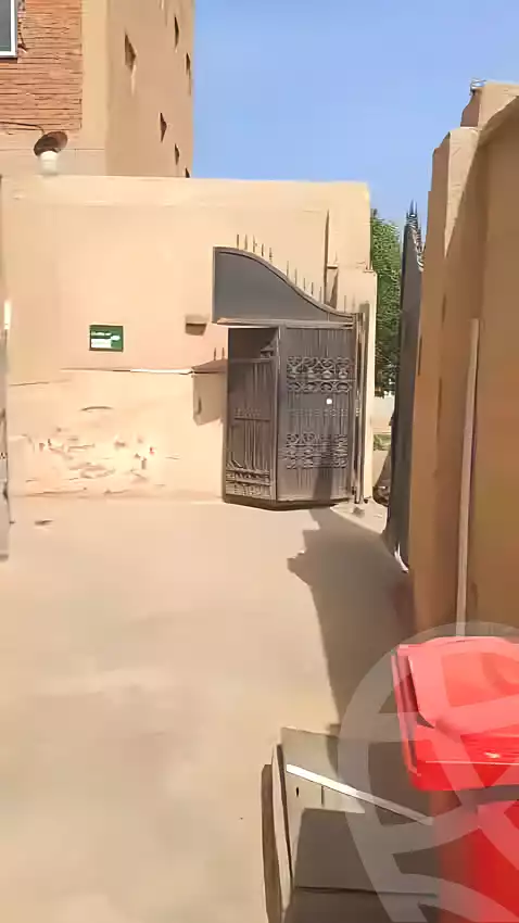 https://aqarmap.com.eg/en/listing/6955256-for-sale-cairo-el-sheikh-zayed-city-alex-cairo-desert-road-smart-village-v5-business-hub-svreico