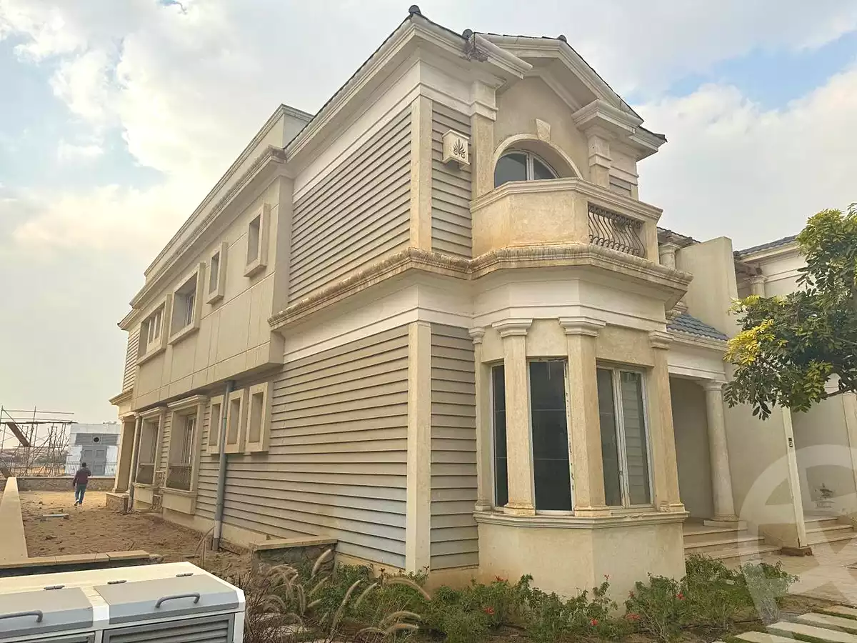 https://aqarmap.com.eg/en/listing/6956620-for-sale-cairo-new-cairo-compounds-mountain-view-hyde-park