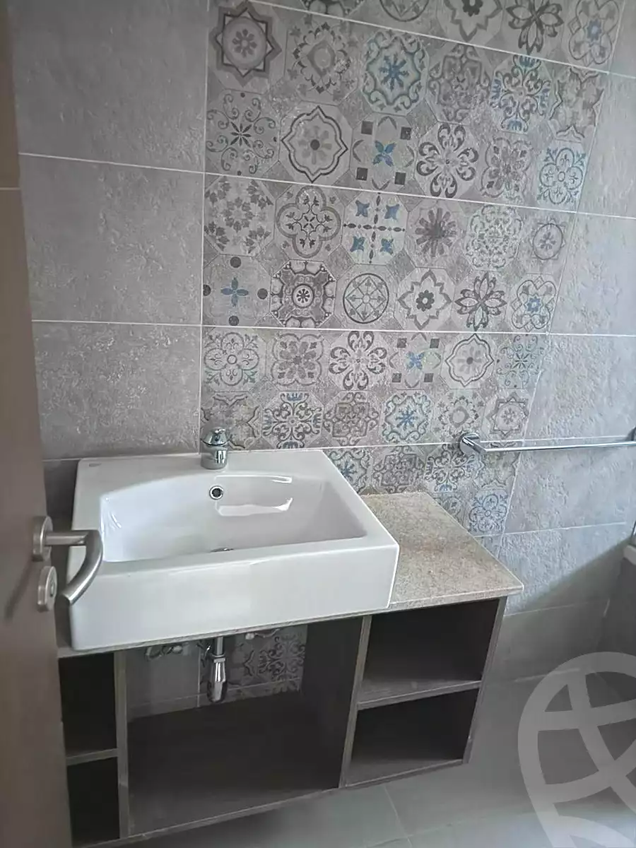 https://aqarmap.com.eg/en/listing/6956848-for-sale-cairo-new-cairo-compounds-fifth-square