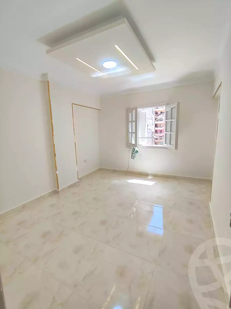 https://aqarmap.com.eg/ar/listing/6957255-for-sale-alexandria-sydy-bshr-sydy-bshr-bhry-shr-mhmwd-l-yswy