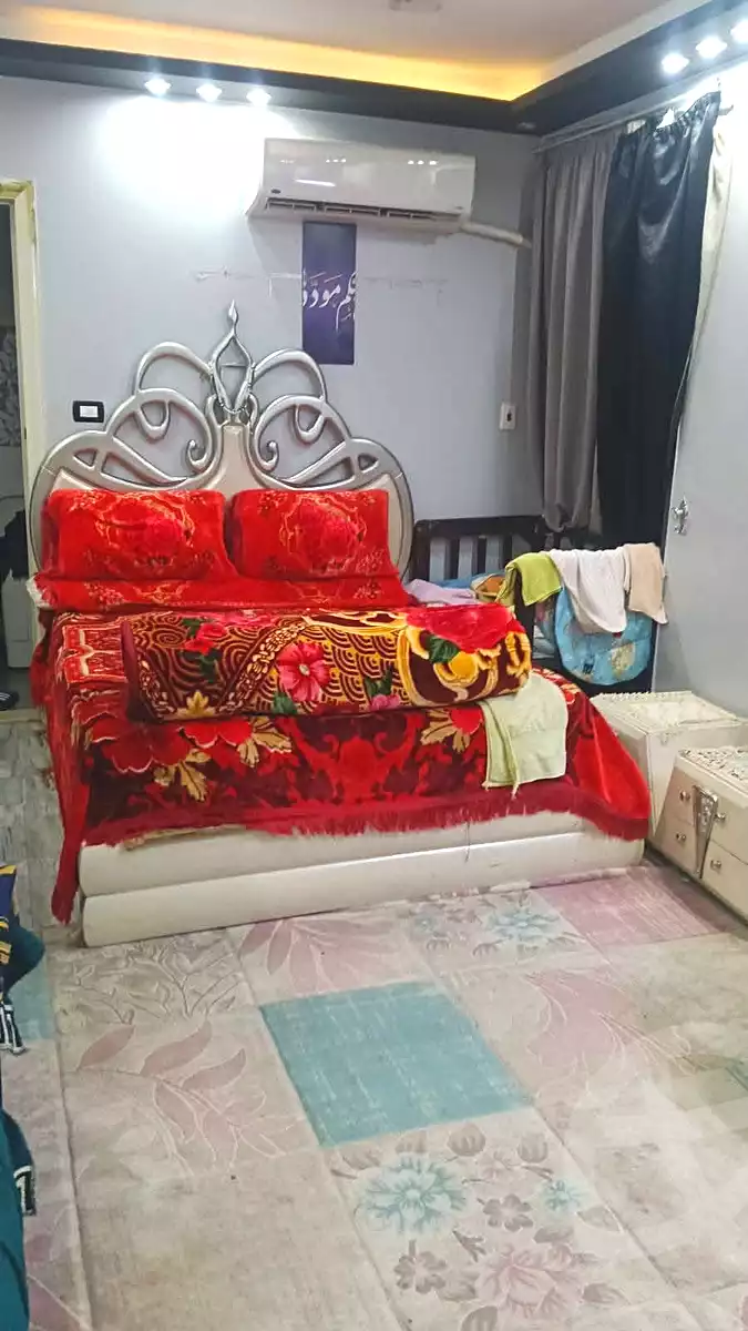 https://aqarmap.com.eg/ar/listing/6958061-for-sale-cairo-helwan-ahmed-enci-st