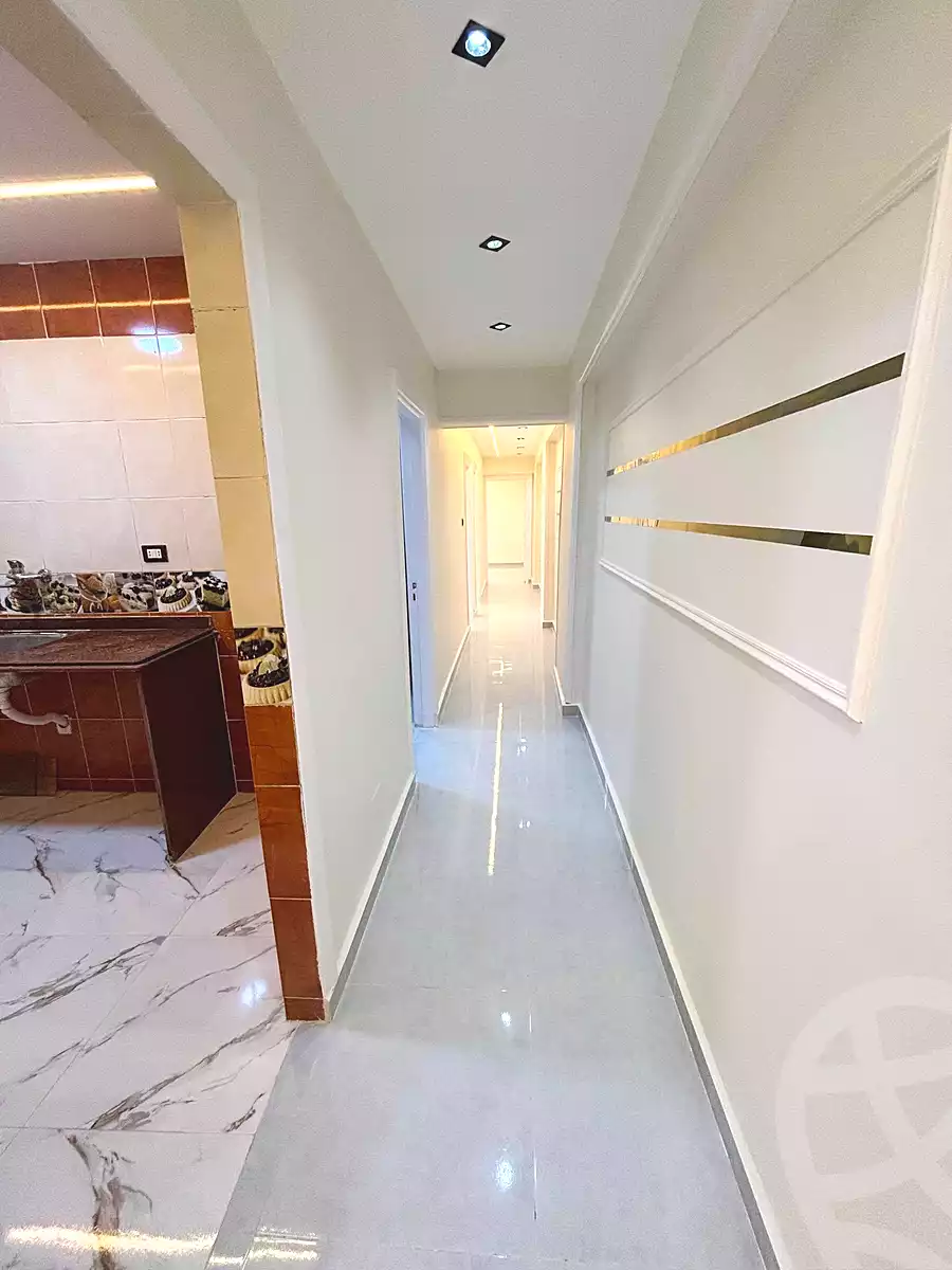 https://aqarmap.com.eg/ar/listing/6958293-for-sale-alexandria-sydy-bshr-sydy-bshr-bhry-amr-el-nogomy-st