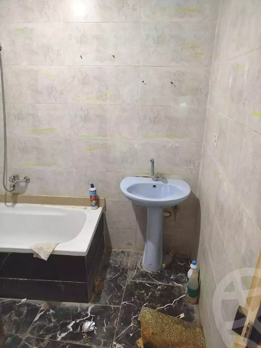 https://aqarmap.com.eg/ar/listing/6958486-for-sale-alexandria-al-agamy-el-hanouvel-el-salam-st