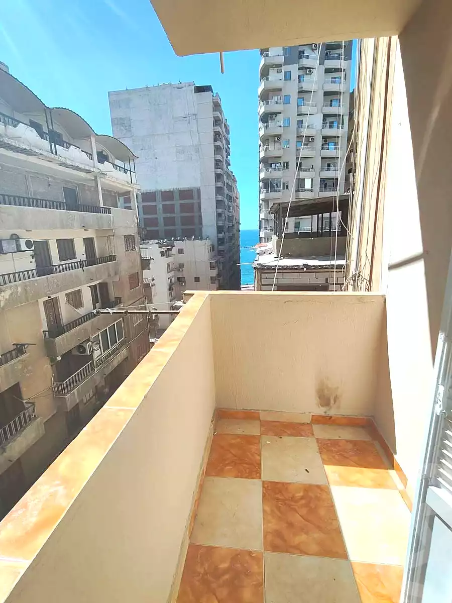 https://aqarmap.com.eg/ar/listing/6961099-for-sale-alexandria-sydy-bshr-sydy-bshr-bhry-shr-mhmwd-l-yswy