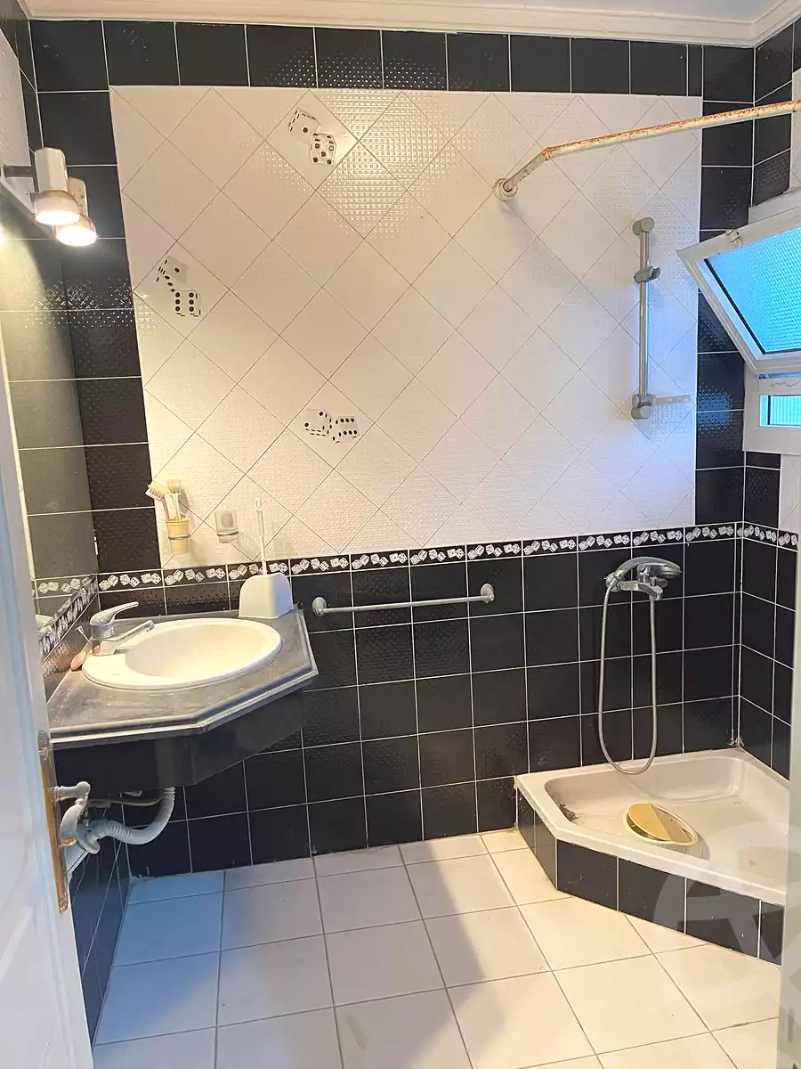 https://aqarmap.com.eg/ar/listing/6961126-for-sale-alexandria-al-agamy-bw-ywsf