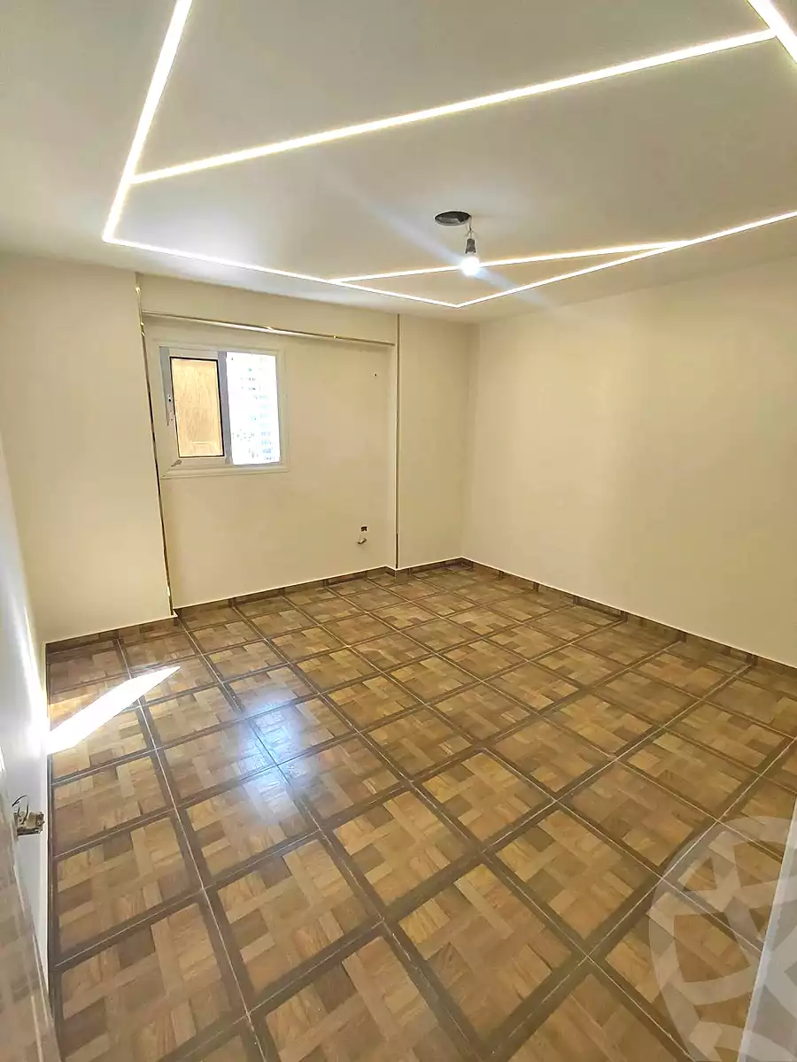 https://aqarmap.com.eg/ar/listing/6962744-for-sale-alexandria-sydy-bshr-sydy-bshr-bhry-khalil-hamada-st