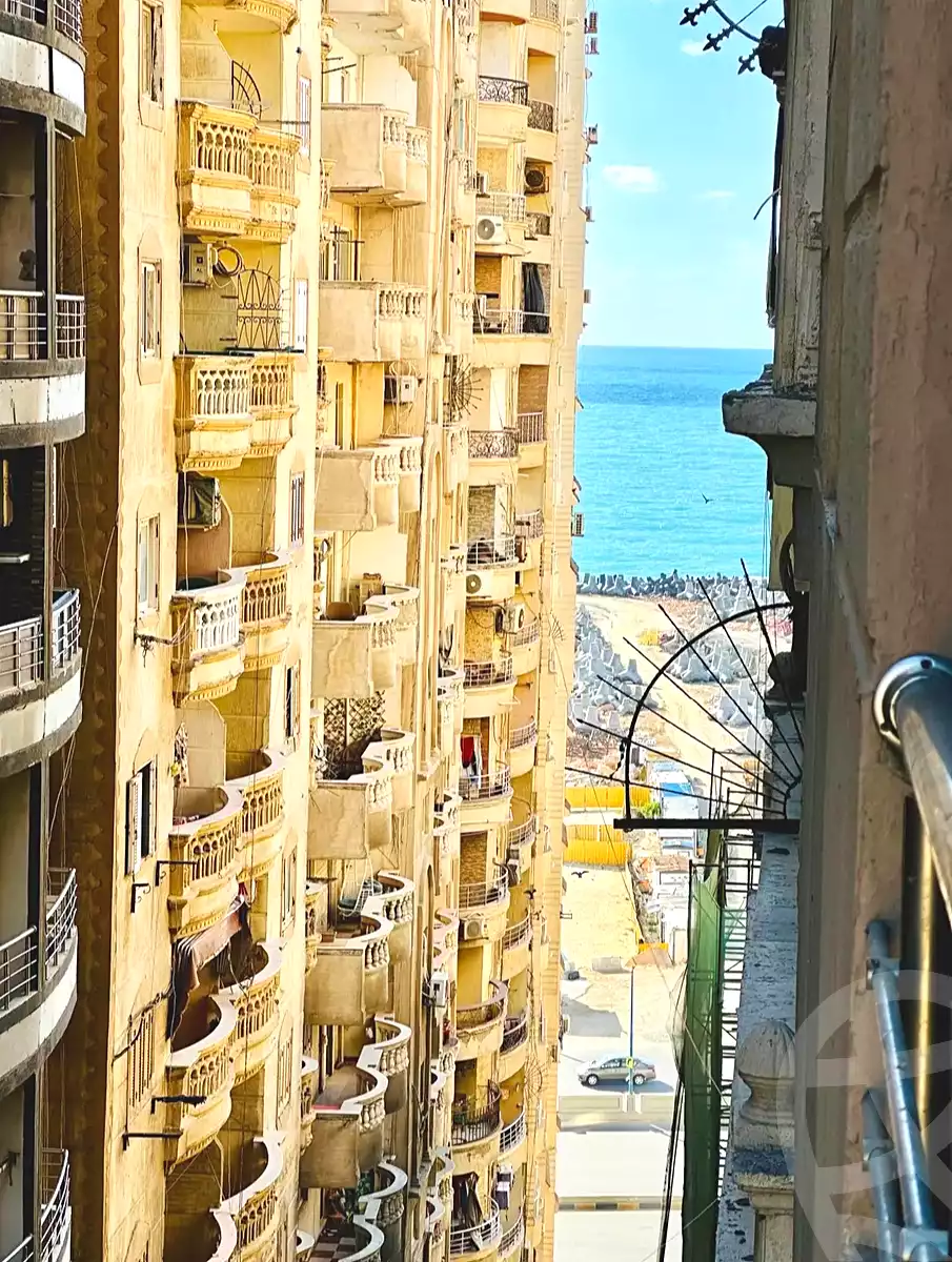 https://aqarmap.com.eg/ar/listing/6963901-for-sale-alexandria-sydy-bshr-tryq-ljysh