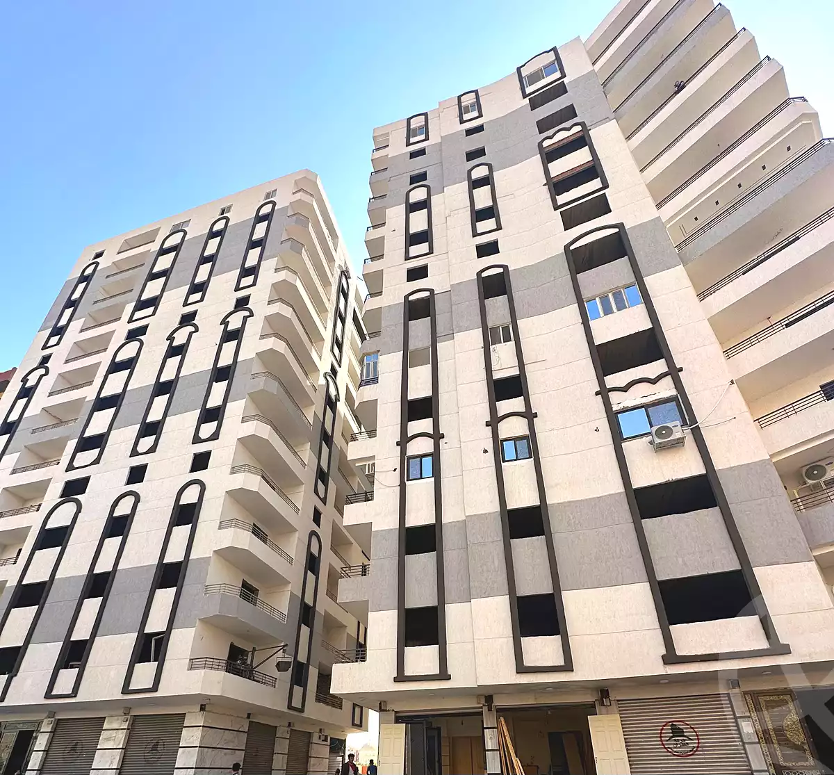 https://aqarmap.com.eg/ar/listing/6967703-for-sale-cairo-al-oubour-tryq-msr-sm-yly-lshrwy-el-nakheel-resort-amenhotep-and-october-co-operative-housing