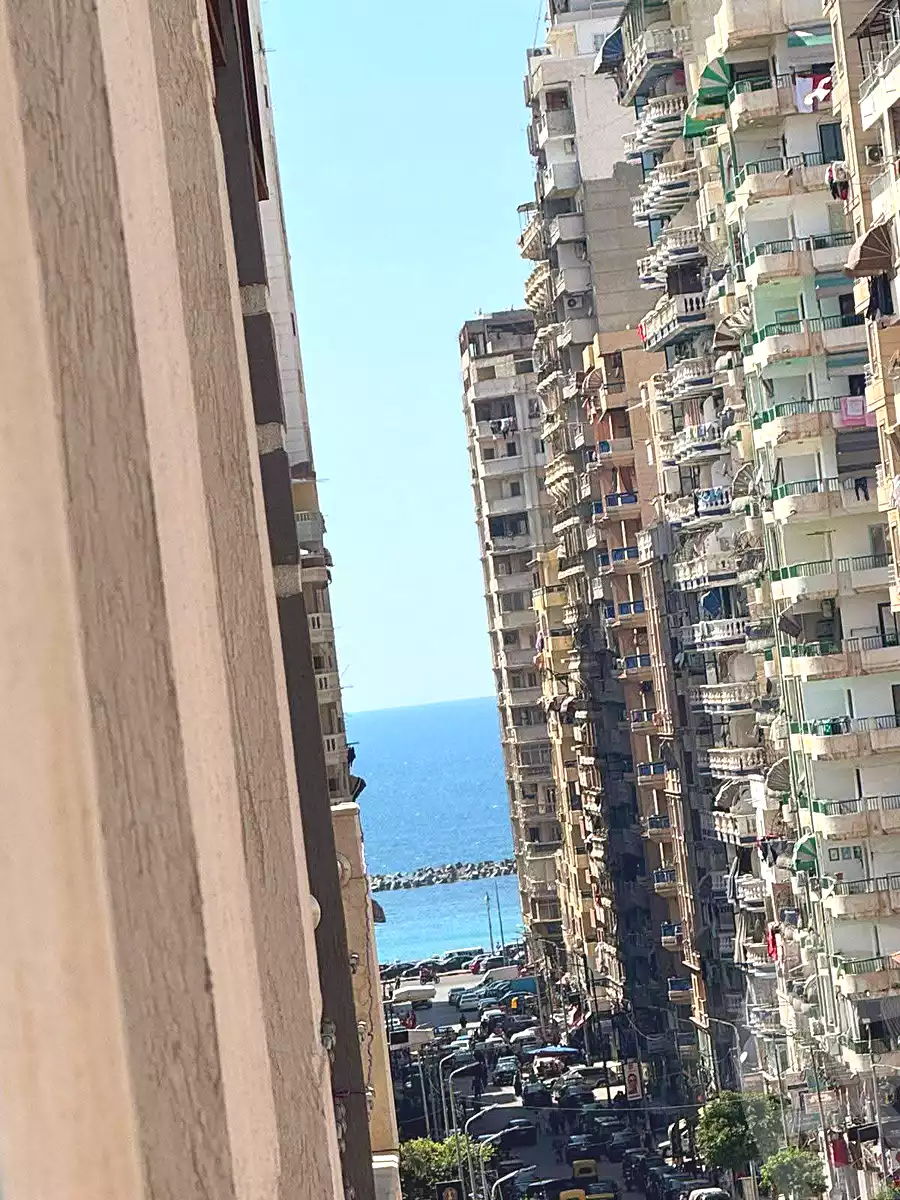 https://aqarmap.com.eg/ar/listing/6968020-for-sale-alexandria-sydy-bshr-sydy-bshr-bhry-khalil-hamada-st