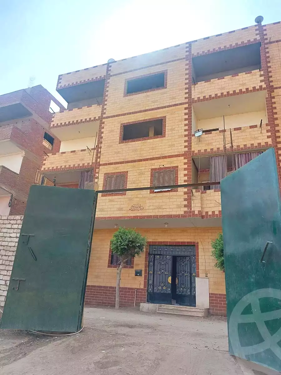 https://aqarmap.com.eg/ar/listing/6968215-for-sale-cairo-helwan-kwrnysh-hlwn