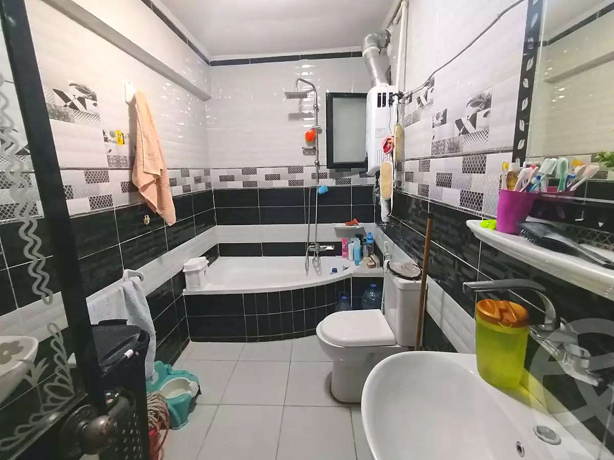 https://aqarmap.com.eg/ar/listing/6966962-for-sale-alexandria-al-agamy-el-hanouvel-abo-el-shawareb-st