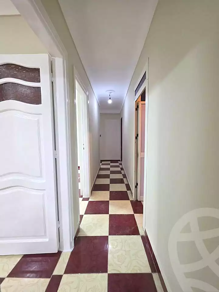 https://aqarmap.com.eg/ar/listing/6970121-for-sale-alexandria-sydy-bshr-sydy-bshr-bhry-ali-hipa-st