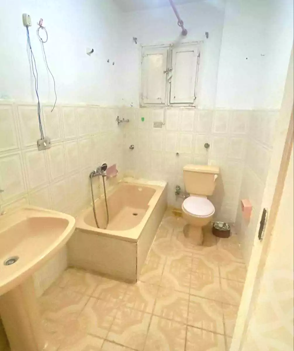https://aqarmap.com.eg/ar/listing/6971914-for-sale-alexandria-al-agamy-el-hanouvel-el-salam-st