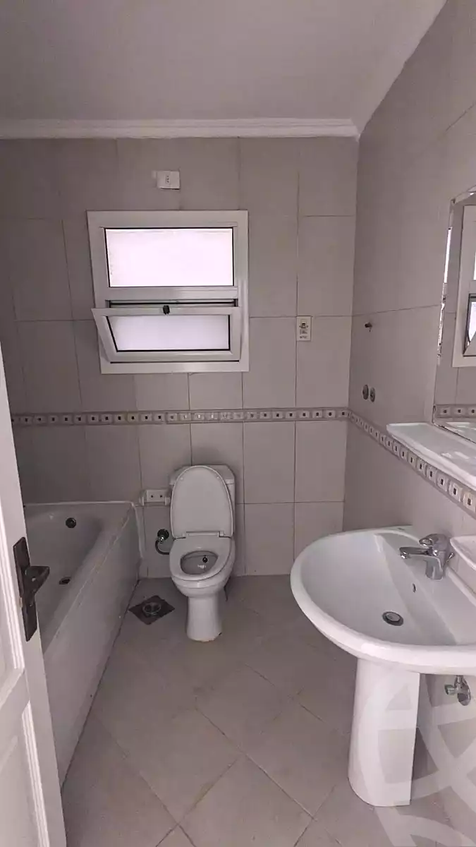 https://aqarmap.com.eg/ar/listing/6973984-for-rent-cairo-new-cairo-madinaty-eleventh-zone-buildings-group-112