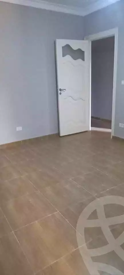 https://aqarmap.com.eg/ar/listing/6976385-for-sale-alexandria-moharram-bey-kanal-al-mahmoudeya-al-bahri-st