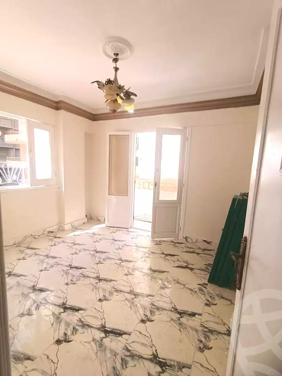 https://aqarmap.com.eg/ar/listing/6977870-for-sale-alexandria-al-agamy-bw-ywsf-hosni-mubarak-st