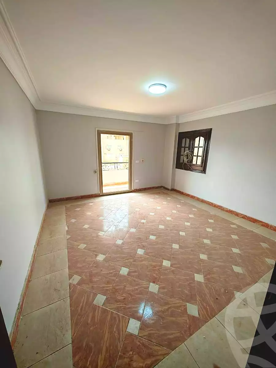 https://aqarmap.com.eg/ar/listing/6978056-for-sale-cairo-helwan-ahmed-enci-st