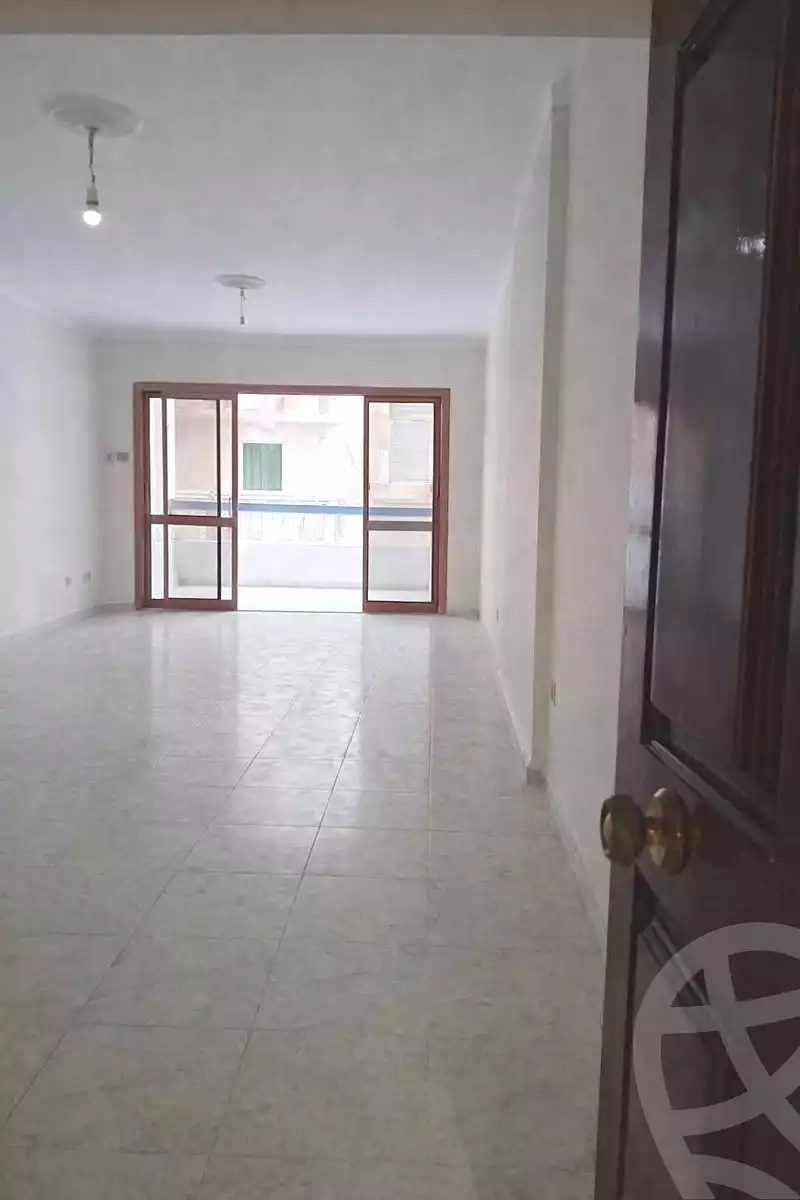 https://aqarmap.com.eg/ar/listing/6979796-for-sale-alexandria-el-asafra-l-sfr-bhry