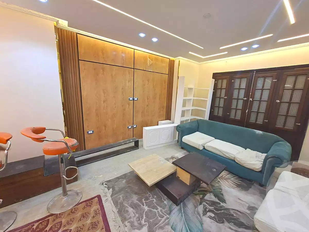 https://aqarmap.com.eg/ar/listing/6979909-for-sale-cairo-helwan-helwan-el-sharkeya-mostafa-safwat-st