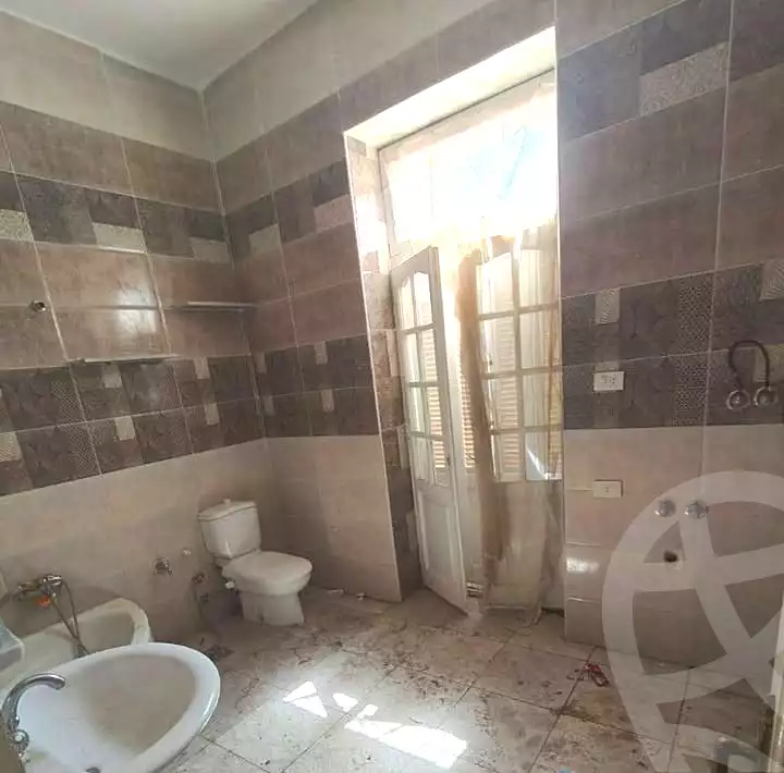 https://aqarmap.com.eg/en/listing/6980881-for-sale-alexandria-camp-cesar-mamfeis-st